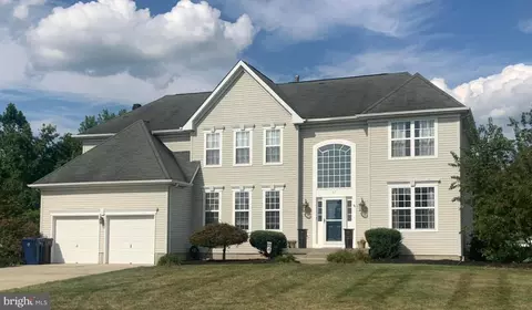 25 Candlelight Dr, Woodstown, NJ 08098