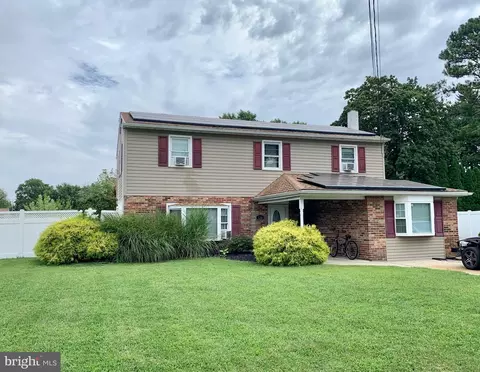 136 Highland Ave, Pennsville, NJ 08070