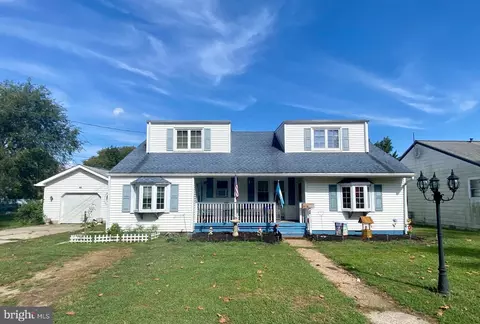 48 Spruce St, Pennsville, NJ 08070