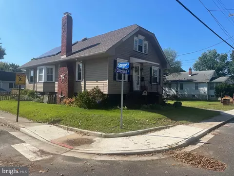 29 Chestnut St, Pennsville, NJ 08070