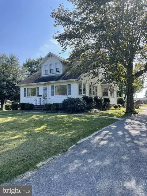 315 N Broad St, Carneys Point, NJ 08069