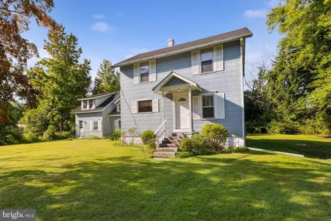 49 Sportsman Rd, Carneys Point, NJ 08069