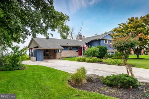 251 N River Dr, Pennsville, NJ 08070