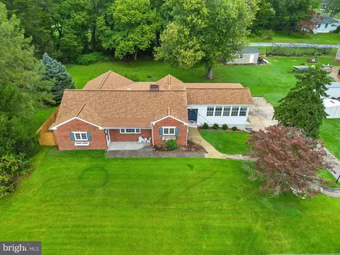 10 King St, Pennsville, NJ 08070
