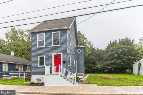 42 Ward St, Salem, NJ 08079
