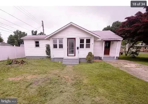 50 Chestnut St, Pennsville, NJ 08070