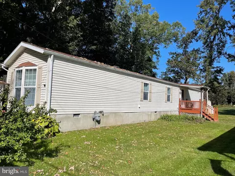 80 Mobile Dr, Pennsville, NJ 08070