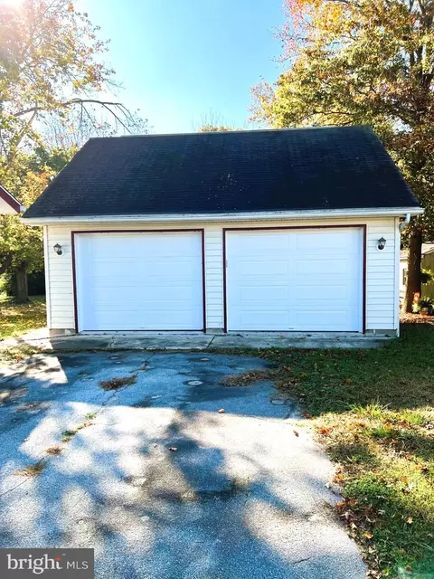 69 E Main St, Alloway, NJ 08001 photo 5