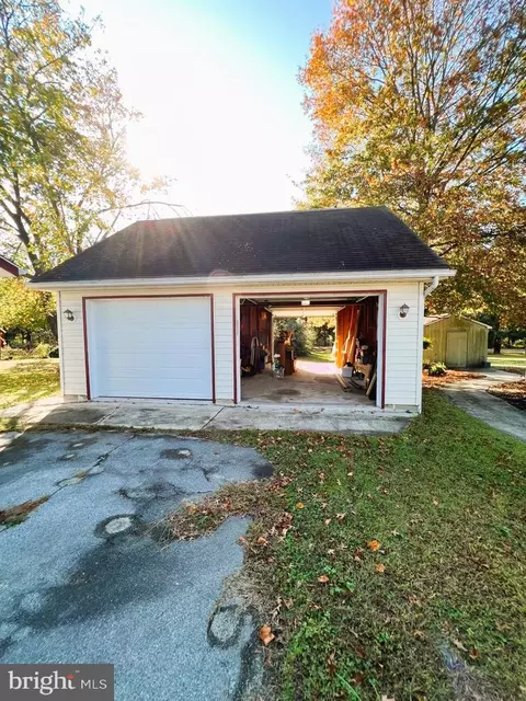 69 E Main St, Alloway, NJ 08001 photo 6