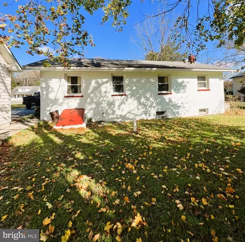 69 E Main St, Alloway, NJ 08001 photo 3