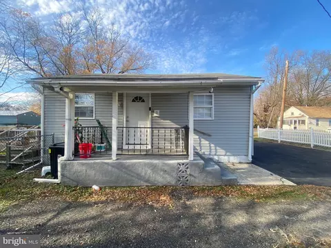 68 Poplar St, Penns Grove, NJ 08069
