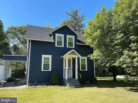 33 Sportsman Rd, Penns Grove, NJ 08069