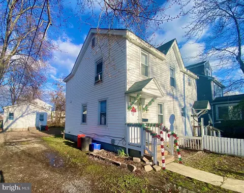 19 W 21 W Griffith St, Penns Grove, NJ 08069