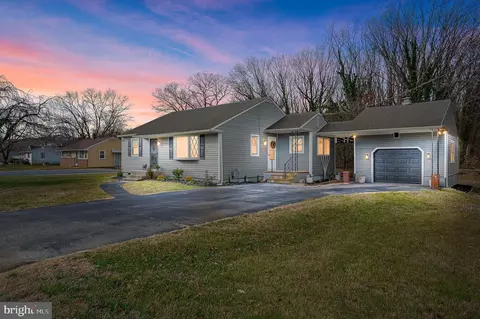 246 S Golfwood Ave, Penns Grove, NJ 08069