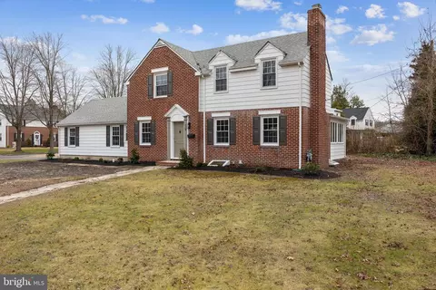 19 School Ln, Penns Grove, NJ 08069