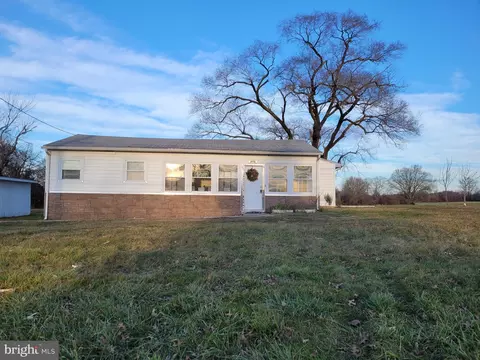 573 Woodstown Daretown Rd, Woodstown, NJ 08098