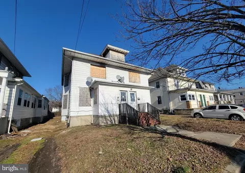 35 W Main St, Penns Grove, NJ 08069