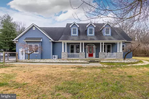 432 Erie Ave, Carneys Point, NJ 08069