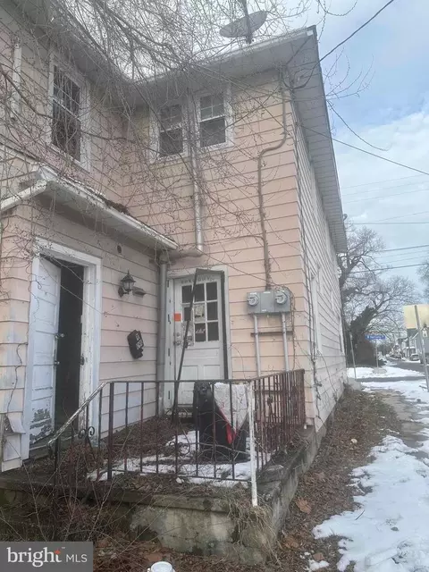160 W Harmony St, Penns Grove, NJ 08069