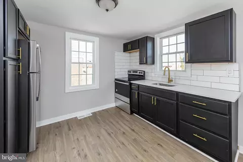243 Regional Dr, Penns Grove, NJ 08069