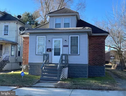 138 W Harmony St, Penns Grove, NJ 08069