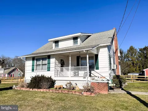 109 Salem St, Elmer, NJ 08318