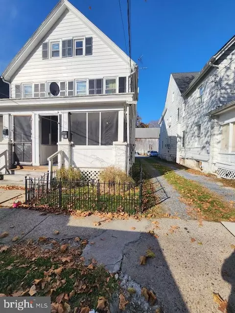85 Chestnut St, Salem, NJ 08079