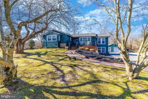924 Courses Landing Rd, Carneys Point, NJ 08069