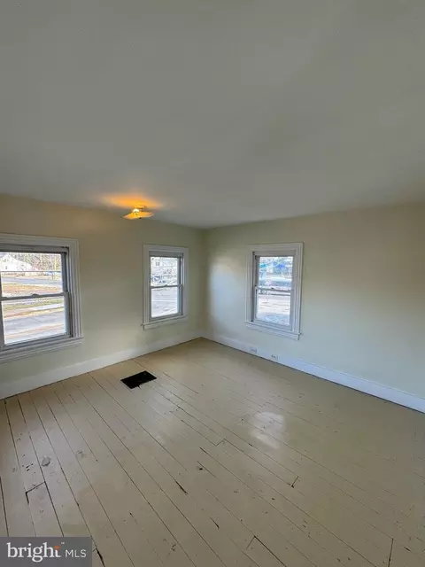 405 E Broadway, Salem, NJ 08079 photo 17