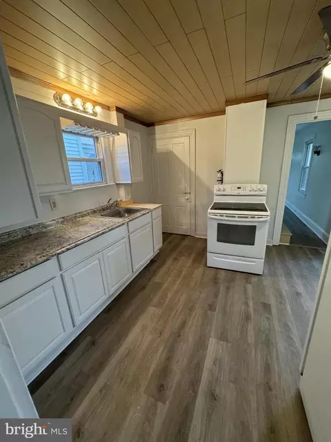 405 E Broadway, Salem, NJ 08079 photo 3