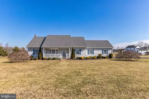 16 Woodstown Daretown Rd, Elmer, NJ 08318