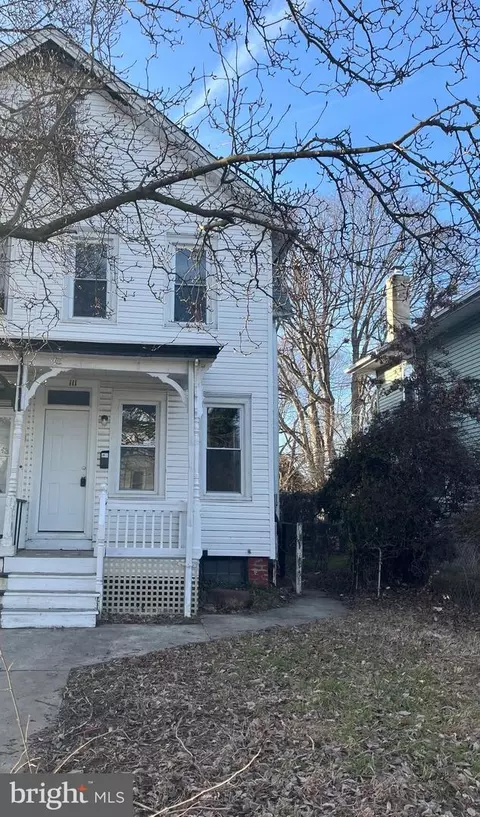 111 8th St, Salem, NJ 08079