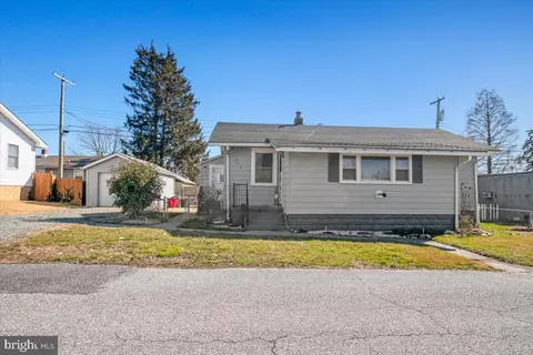 245 D St, Penns Grove, NJ 08069
