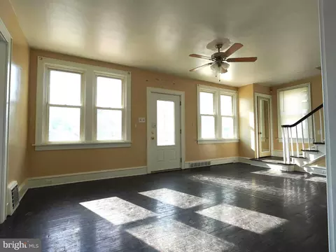 Living - 314 Morrison Ave, Salem, NJ 08079 photo 1 of 1