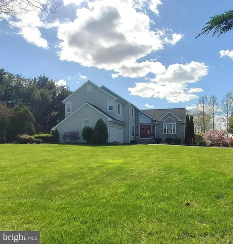 2 Helen Lois Ct, Pilesgrove, NJ 08098