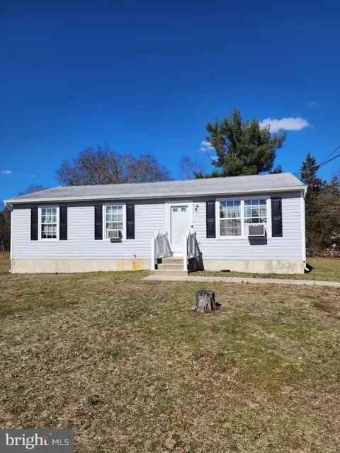 6 Isaacs Ave, Elmer, NJ 08318