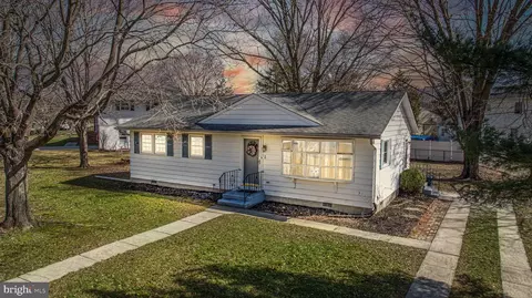 1 Delaware Dr, Salem, NJ 08079