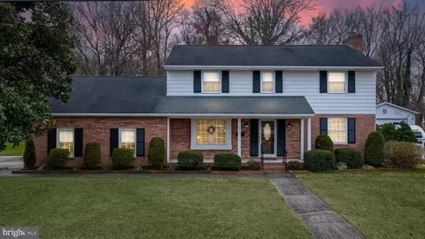 8 Meadow Rd, Pennsville, NJ 08070