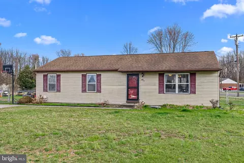 51 N Dupont Rd, Penns Grove, NJ 08069