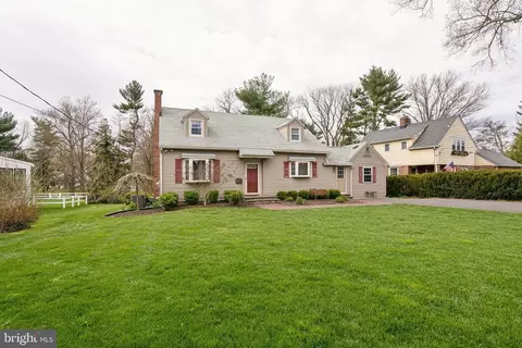 6 Chestnut Dr, Woodstown, NJ 08098