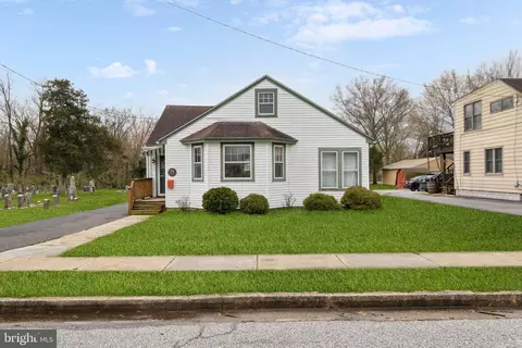 26 Church St, Woodstown, NJ 08098