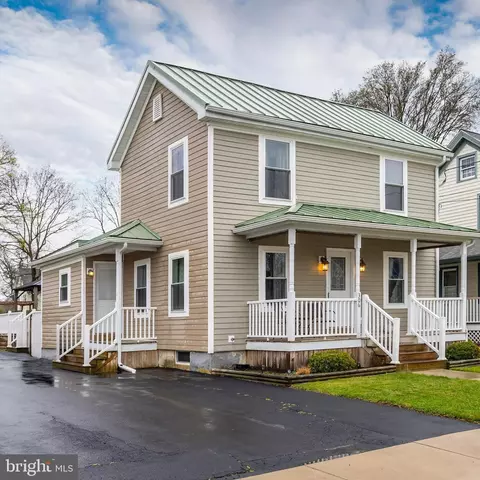 306 Broad St, Elmer, NJ 08318
