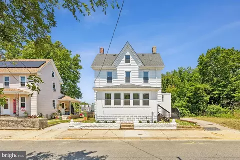 25 W Harmony St, Penns Grove, NJ 08069
