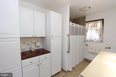 Kitchen - 9 Dorrell Ln, Alloway, NJ 08001 photo 3 of 3