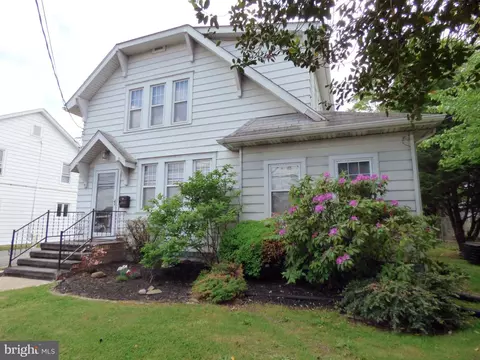 13 N Virginia Ave, Penns Grove, NJ 08069