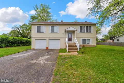 229 Wintergreen Ln, Penns Grove, NJ 08069