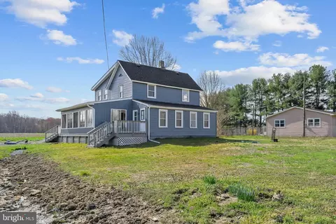 54 E Lake Rd, Pilesgrove, NJ 08098