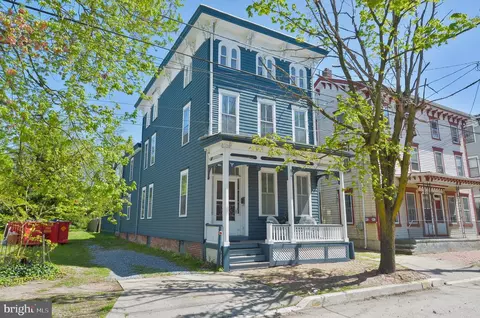 44 Market St, Salem, NJ 08079