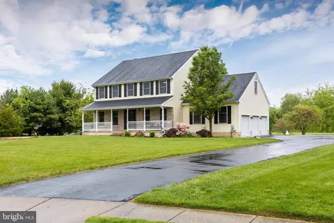 5 Helen Lois Ct, Pilesgrove, NJ 08098