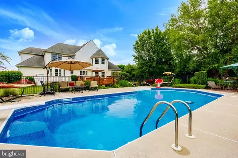 198 Harrisonville Lake Rd, Pilesgrove, NJ 08098
